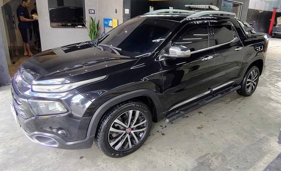 FIAT TORO 2.0 16V TURBO DIESEL VOLCANO 4WD AT9 FIAT TORO 2.0 16V TURBO DIESEL VOLCANO 4WD AT9